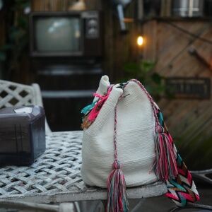 Mochila Wayuu Grande - Tejida a Mano con Diseño Exclusivo (Nueva/Excelente estad